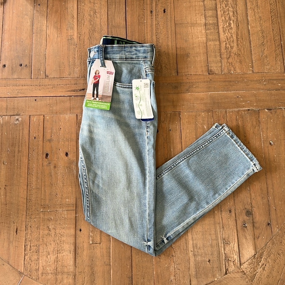 Levi’s 511 slim fit light wash jeans